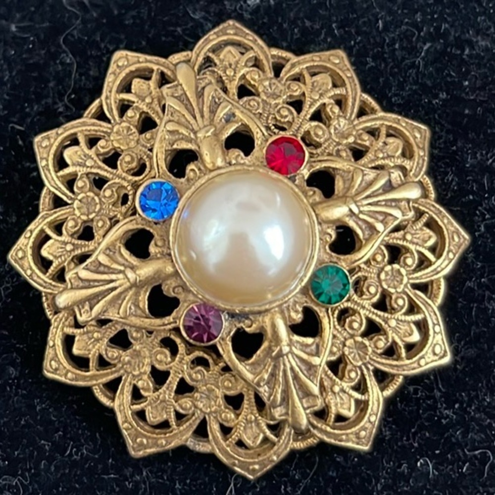 Vintage Gold Tone Filigree Embellished Intricate Style Brooch. MA